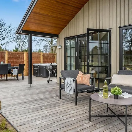 Emin - 2-8km From The Sea By Interhome