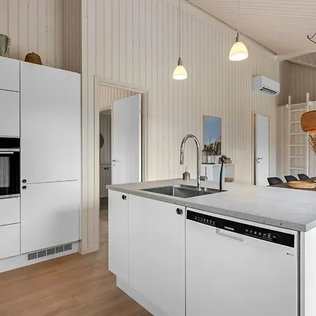 Emin - 2-8km From The Sea By Interhome